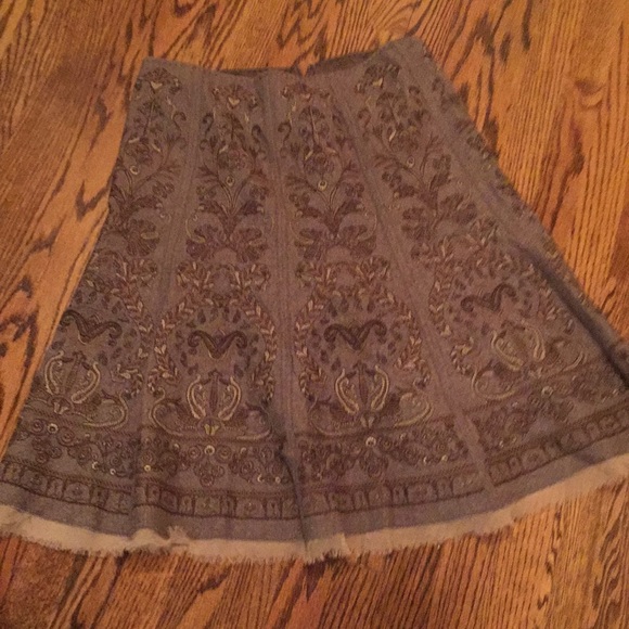 Elie Tahari Dresses & Skirts - Elie Tahari embroidered skirt
